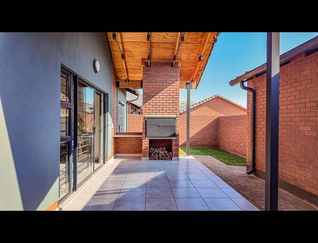 3 BEDROOM TOWNHOUSE FOR SALE IN FAERIE GLEN